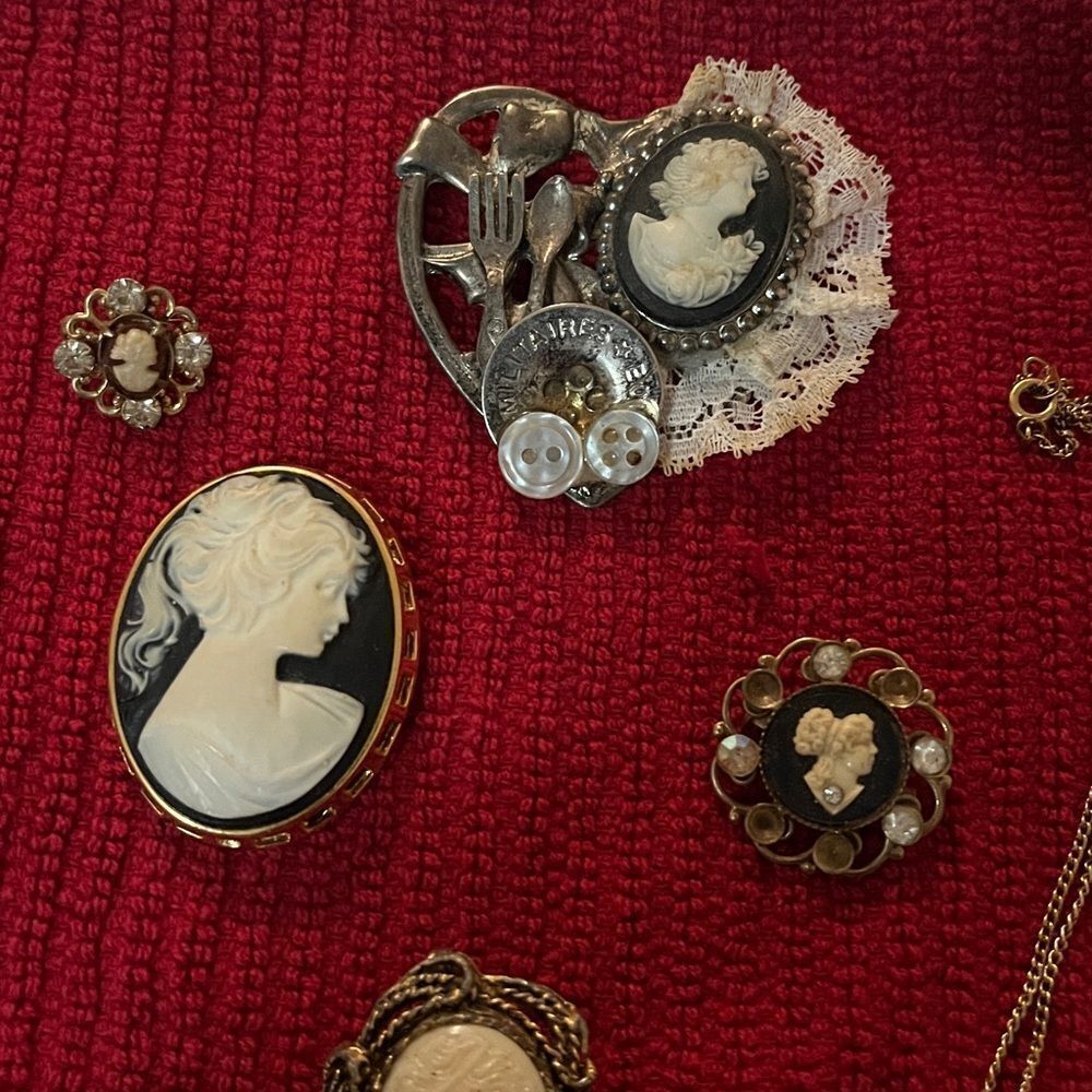Cameo pendant collection - Picture 5 of 8